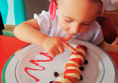niña en chefcitos